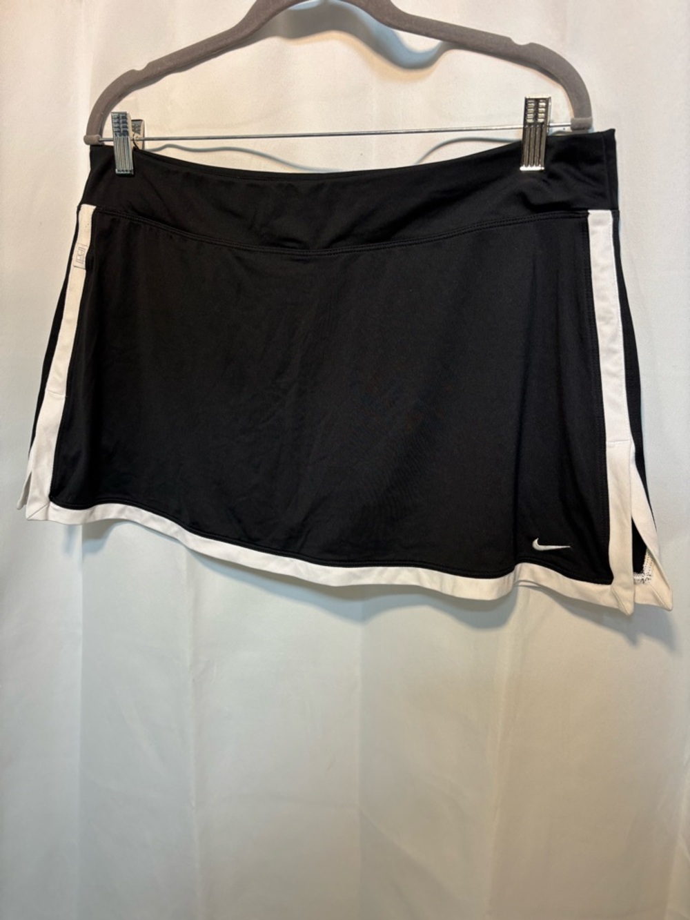 Nike Dri Fit XL Black White Athletic Tennis Golf Skort Built In Shorts - Picture 4 of 6